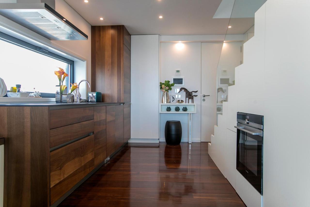 LovelyStay - Luxury 2BR Duplex Apartment in Foz Oporto Extérieur photo