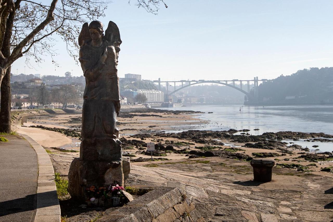 LovelyStay - Luxury 2BR Duplex Apartment in Foz Oporto Extérieur photo